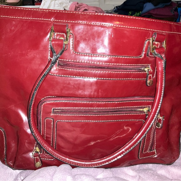 Large carry all bag in burgundy patent - Picture 2 of 16